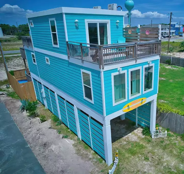 Pineapple Paradise SGI exterior
